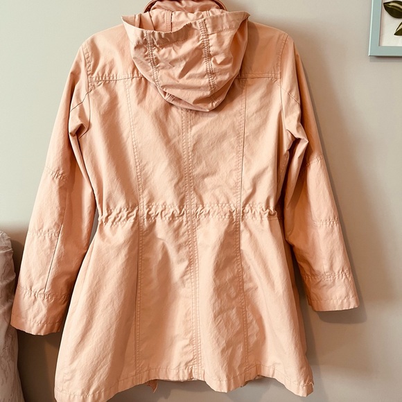 Vince Camuto trench coat - Picture 4 of 9